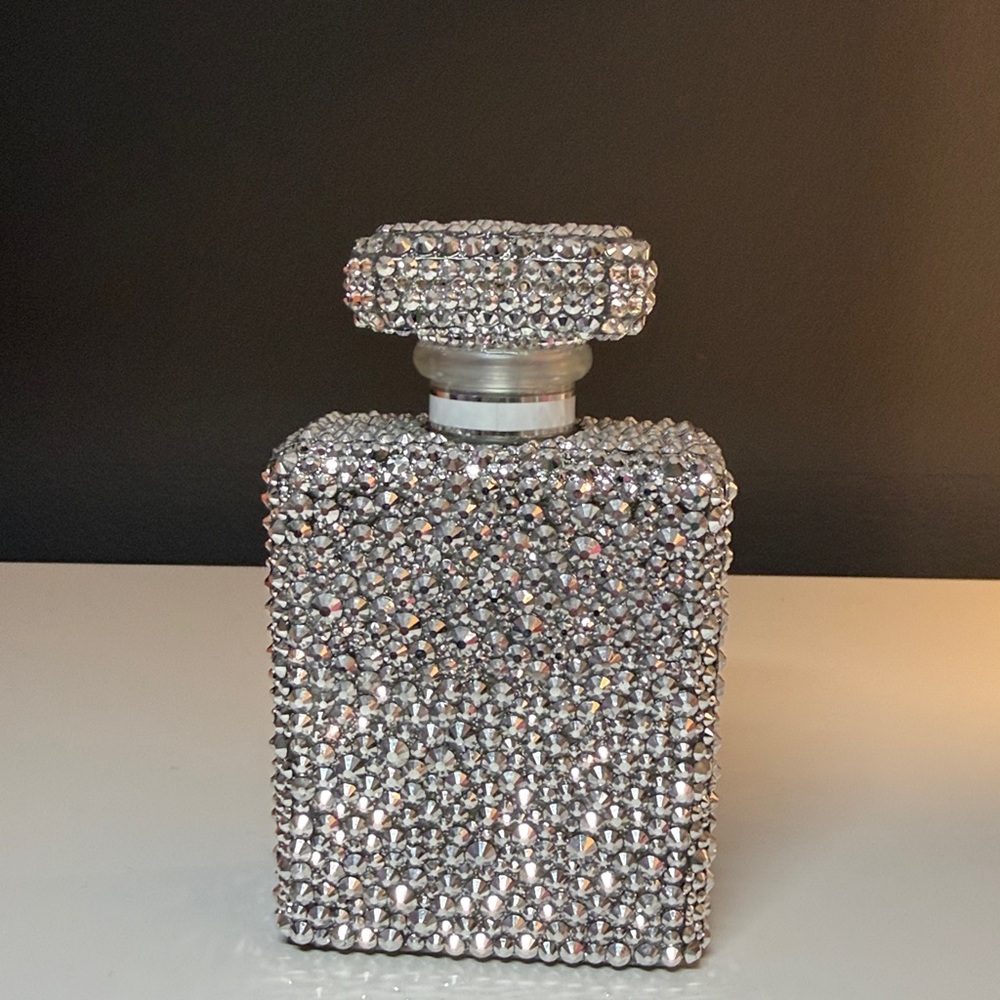 Chanel No. 5 L'Eau Perfume Rhinestone Bottle, For Display Only with Box - Picture 3 of 3